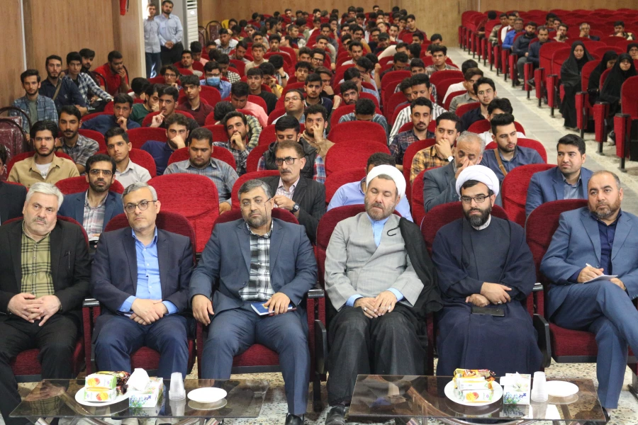 نشست صمیمی همکاران و دانشجومعلمان دانشگاه فرهنگیان خراسان شمالی با مشاور محترم ریاست دانشگاه فرهنگیان حجت الاسلام والمسلمین دکتر عابدی و مدیرکل محترم حراست سازمان مرکزی دانشگاه فرهنگیان جناب آقای دکتر قاسمی 8