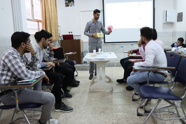 برگزاری مرحله منطقه ای دهمین جشنواره تدریس برتر منطقه 4 13