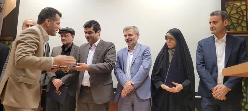 آیین گرامیداشت دهه سرآمدی آموزش و تقدیر از سرآمدان آموزشی نمونه دانشگاه فرهنگیان در مرکز آموزشی و پژوهشی امام علی( ع) بابلسر