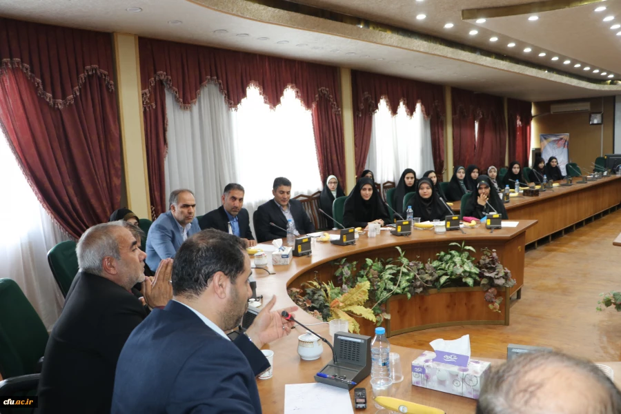 نشست صمیمی  دانشجو معلمان استان آذربایجان شرقی با سرپرست وزارت آموزش و پرورش  4