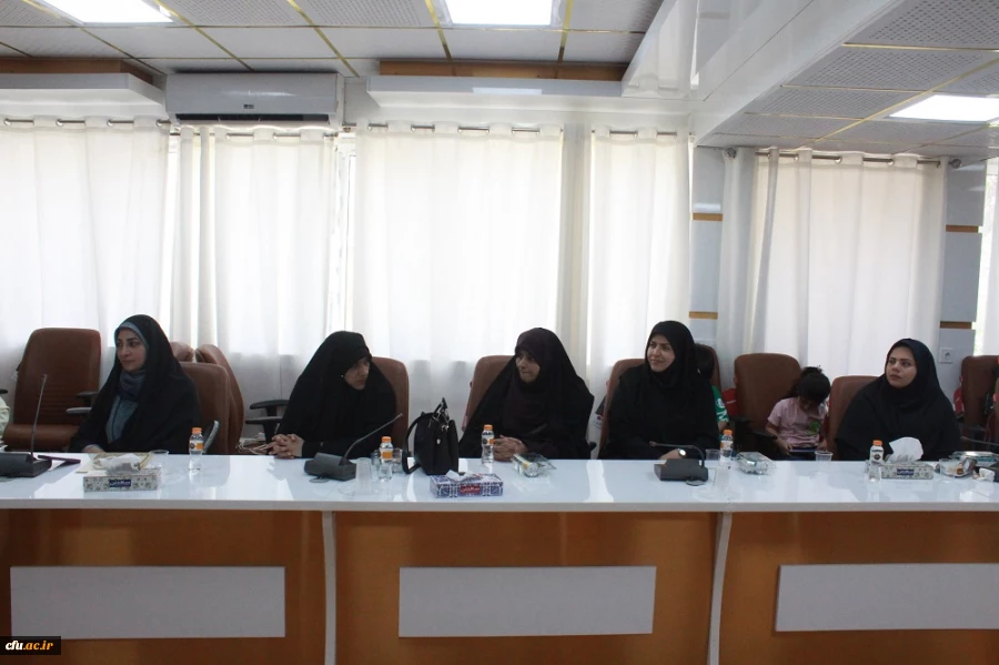 با حضور رئیس دانشگاه انجام شد؛
تقدیر از مسئولان و فعالان حوزه دانشجویی پردیس های دانشگاه فرهنگیان استان بوشهر 6