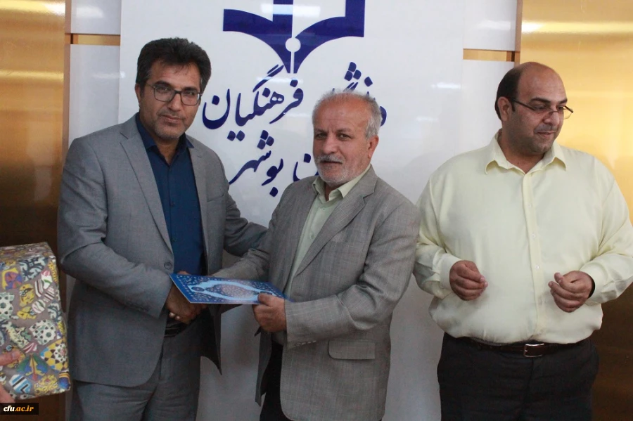 با حضور رئیس دانشگاه انجام شد؛
تقدیر از مسئولان و فعالان حوزه دانشجویی پردیس های دانشگاه فرهنگیان استان بوشهر 15