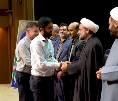 گروه جهادی بسیج دانشجویی دانشگاه فرهنگیان فارس به عنوان گروه برتر استان انتخاب شد. 2