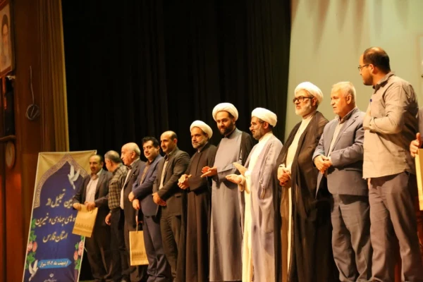 گروه جهادی بسیج دانشجویی دانشگاه فرهنگیان فارس به عنوان گروه برتر استان انتخاب شد. 4