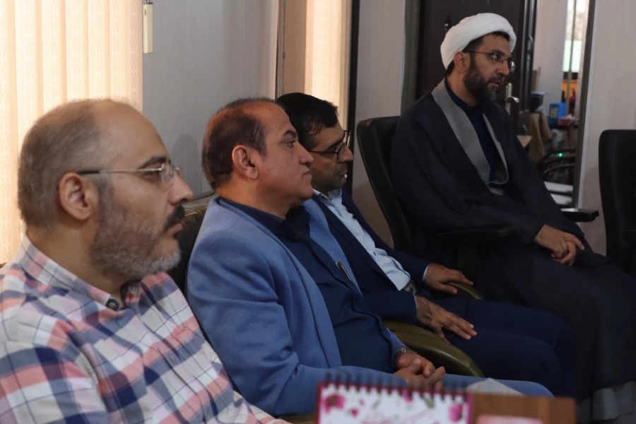 دیدار مسؤول نهاد نمایندگی مقام معظم رهبری با استادان معارف این دانشگاه
 3