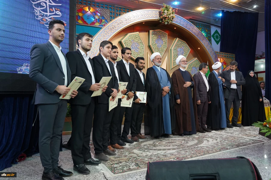 آیین اختتامیه سی وسومین جشنواره قرآن و عترت دانشگاه فرهنگیان برگزارشد
 2