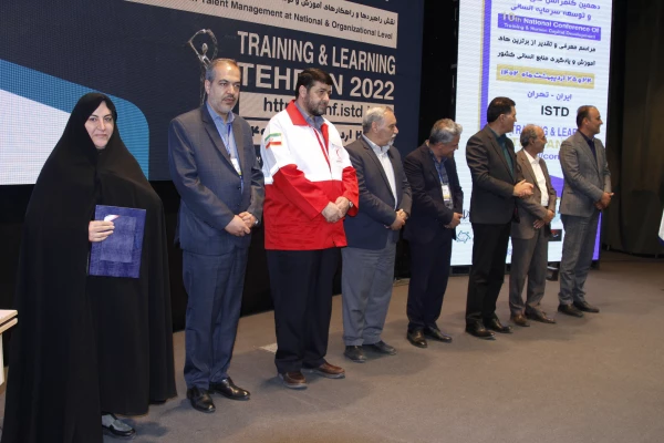 ارائه تجربه برتر دانشگاه فرهنگیان در دهمین کنفرانس ملی آموزش و توسعه سرمایه های انسانی  8