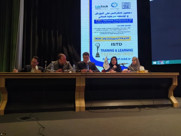 اعطای لوح سپاس به دانشگاه فرهنگیان در بخش "تجربه برتر"  3