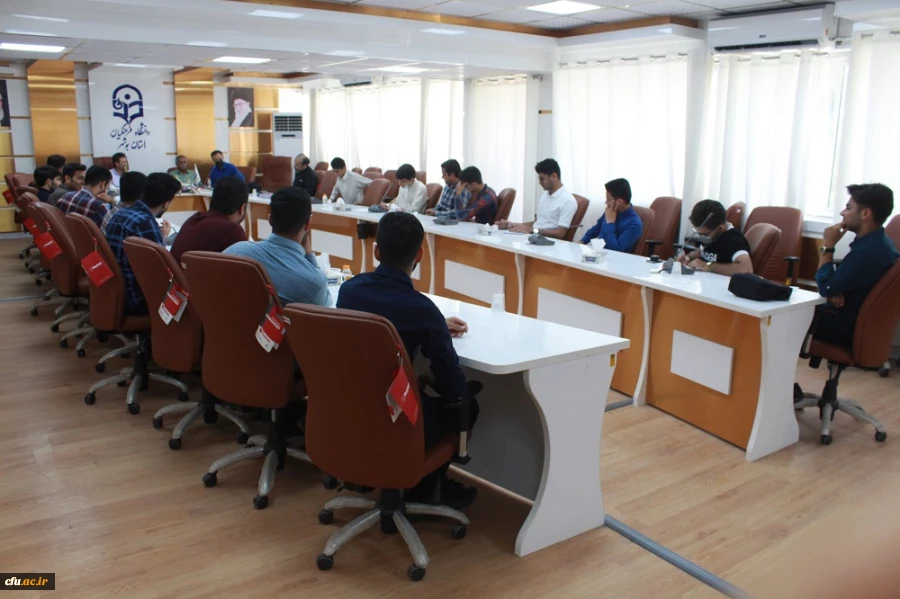 صد سال تنهایی؛
در دانشگاه فرهنگیان استان بوشهر نقد و بررسی شد 2