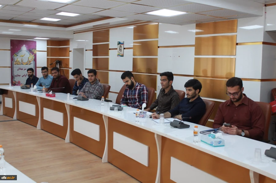 صد سال تنهایی؛
در دانشگاه فرهنگیان استان بوشهر نقد و بررسی شد 7