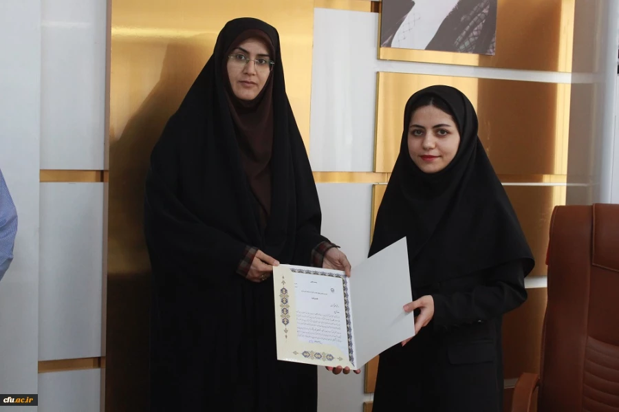 در دانشگاه فرهنگیان استان بوشهر؛
برگزیدگان علمی کانون شاهد و ایثارگر تقدیر شدند 15