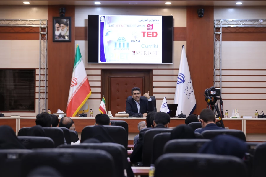 مراسم اختتامیه چهارمین جشنواره ملی یادگیری الکترونیکی دانشگاه فرهنگیان برگزار شد. 6