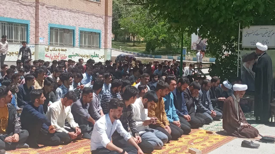 نماز گمشده جوامع بشری است 
 4