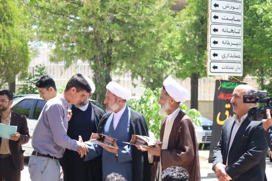 نماز گمشده جوامع بشری است 
 10