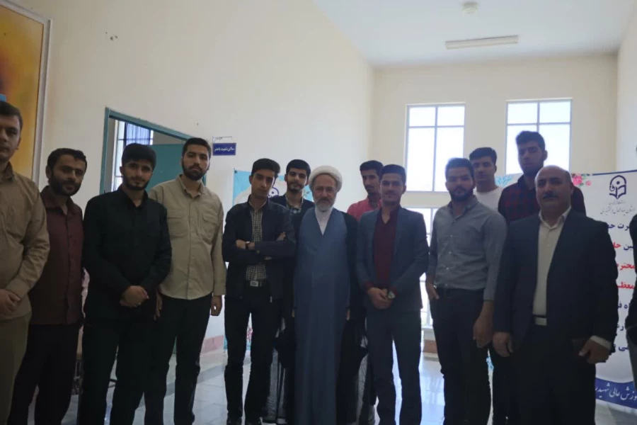 نماز گمشده جوامع بشری است 
 12