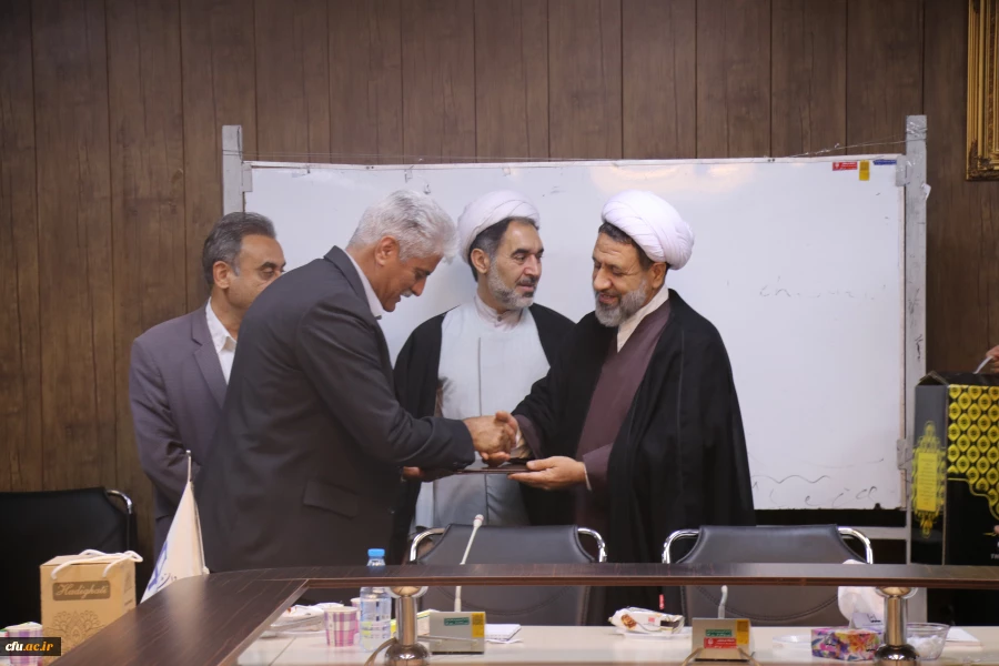 بزرگداشت دهه سرآمدی آموزش و مقام استاد با حضور اساتید دانشگاه فرهنگیان کرمان 10