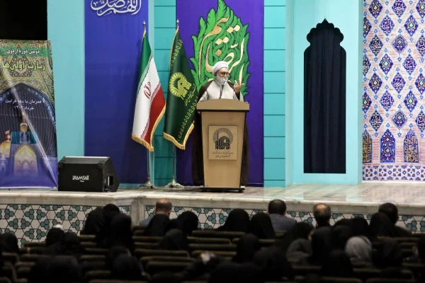 نگاه به زیارت نگاه تربیتی و معرفتی باشد 2