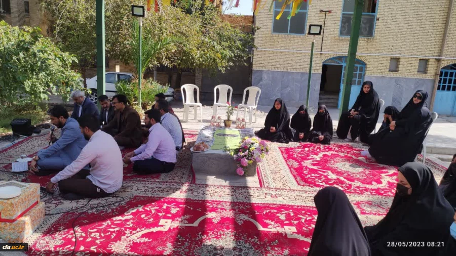 تجلیل از دانشجو معلمان فرزند شهید
 2