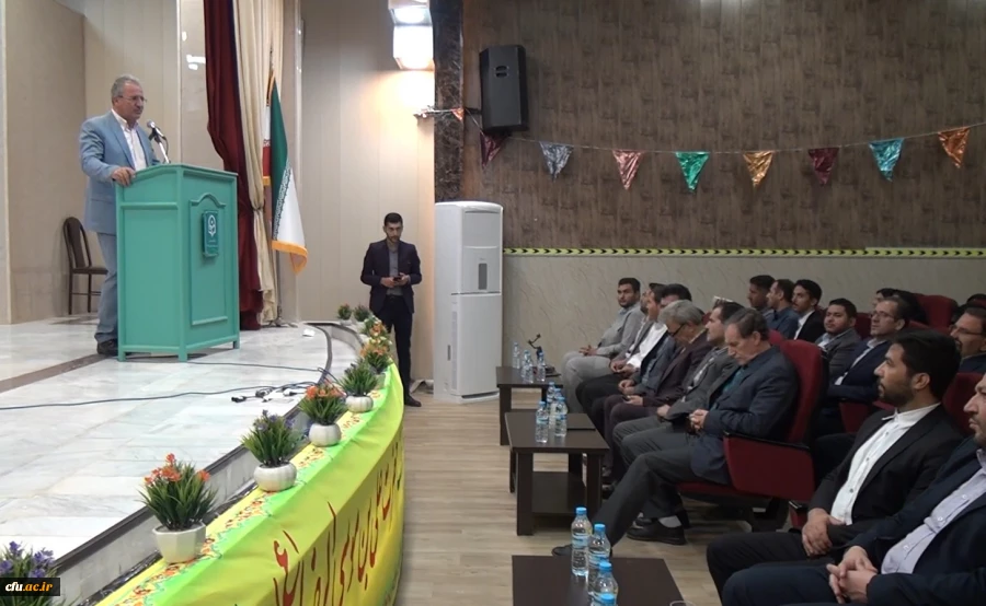 با حضور نماینده مردم کرمانشاه در مجلس شورای اسلامی از فعالان فرهنگی و جهادی دانشگاه فرهنگیان تجلیل به عمل آمد. 3