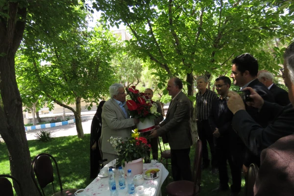 بازدید معاون هماهنگی امور عمرانی استانداری مرکزی از دانشگاه فرهنگیان
 9