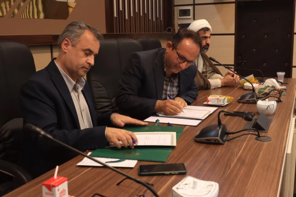 انعقاد تفاهم نامه همکاری بین دانشگاه فرهنگیان یزد و مرکز اسناد و کتابخانه ملی استان
 2