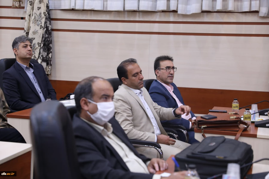 کاروزی، پیوند بین دروس عملی و نظری است
 6