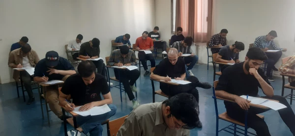 امتحانات پایانی نیمسال دوم سال تحصیلی 1402-1401 با برگزاری آزمون هماهنگ کشوری، آغاز شد
 2