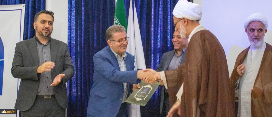 باحضور حجت الاسلام و المسلمین مبشری معاون فرهنگی اجتماعی دانشگاه فرهنگیان کشور برگزار شد؛ آیین تکریم و معارفه مدیر امور پردیس های دانشگاه فرهنگیان استان سمنان  3