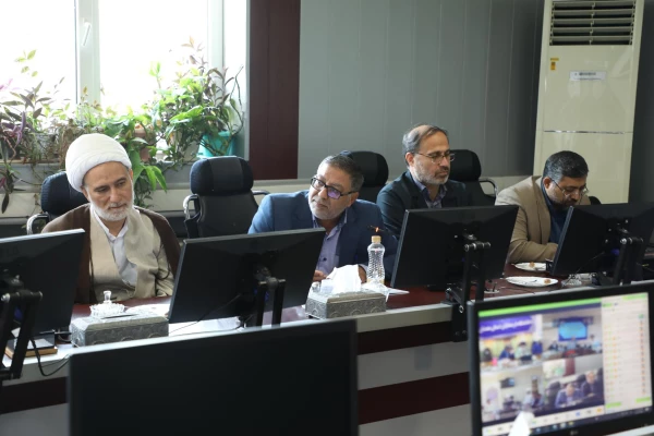 محوریت اصلی دانشگاه فرهنگیان نماز و قرآن و سیره معصومین است 13