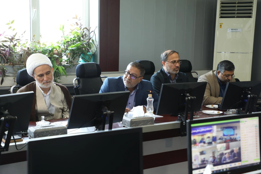 محوریت اصلی دانشگاه فرهنگیان نماز و قرآن و سیره معصومین است 13