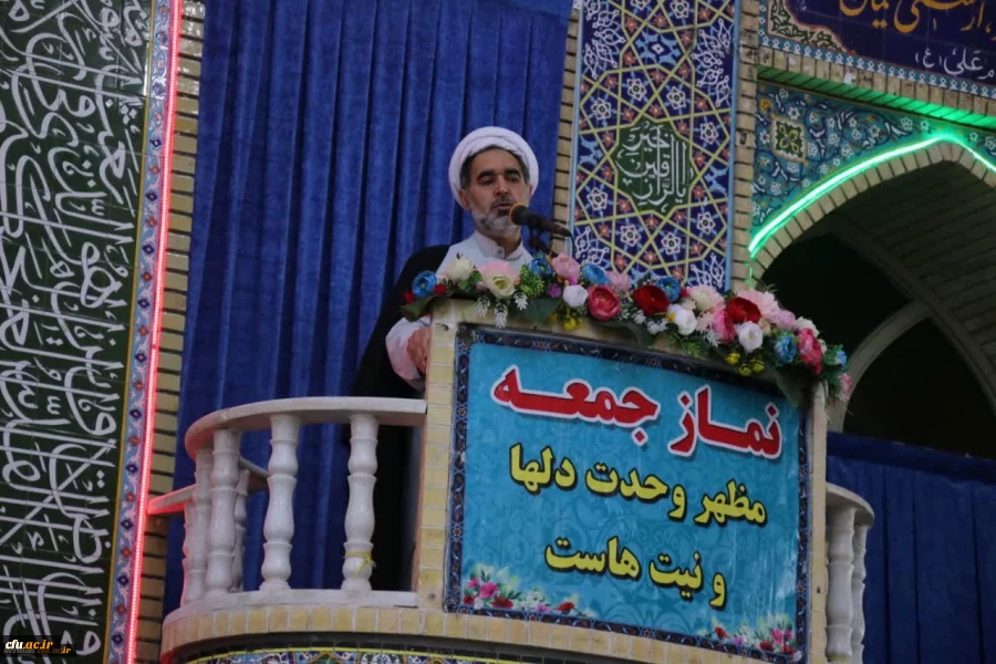 مسأله تربیت معلم از مهمترین دغدغه های مقام معظم رهبری است. 2