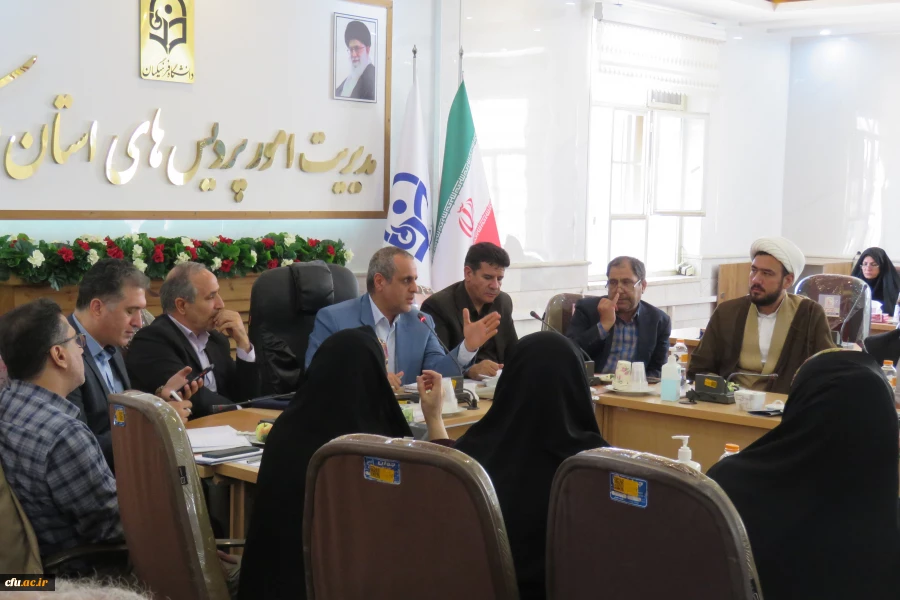 کارگاه توانمندسازی و مهارت افزایی اعضای هیات علمی استان های مرکزی ، همدان و لرستان
 6