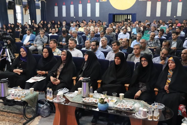 آیین افتتاحیهٔ دورهٔ توان افزایی و بالندگی سرپرستان سراهای دانشجویی در دانشگاه فرهنگیان استان اصفهان 5