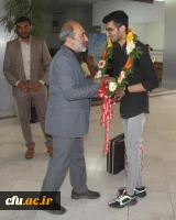 مراسم استقبال از دانشجو معلم افتخار آفرین دانشگاه فرهنگیان هرمزگان ، آقای عدنان آخشیخ در دهمین جشنواره تدریس برتر دانشجو معلمان سراسر کشور 5