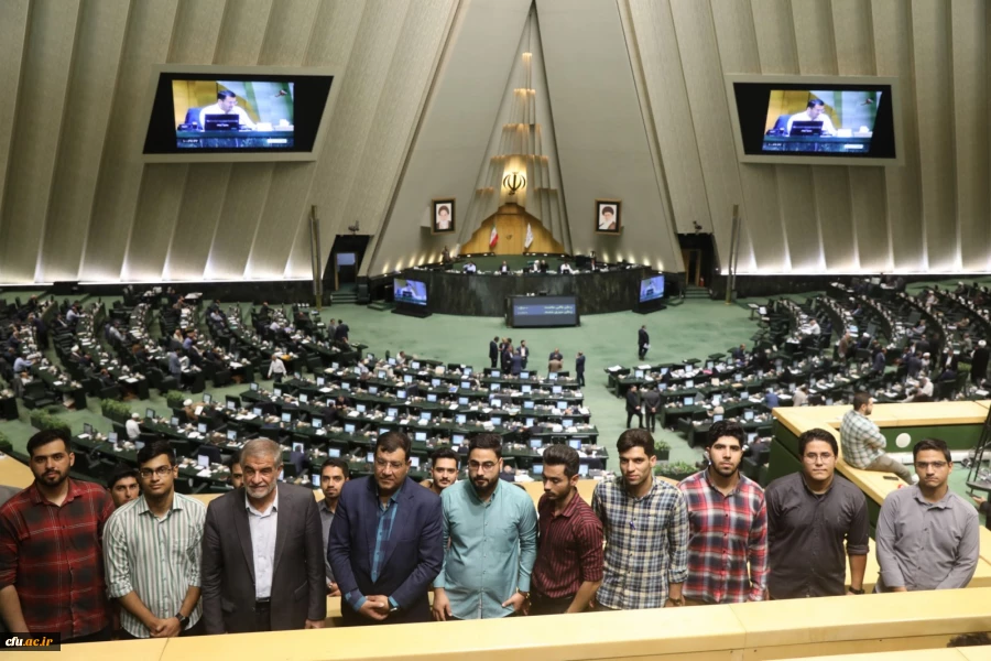 بازدید دانشجومعلمان یزدی از صحن علنی و موزه مجلس شورای اسلامی
 3