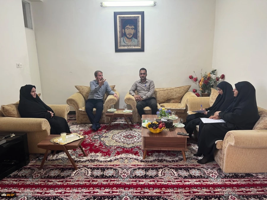رئیس دانشگاه فرهنگیان استان بوشهر خبر داد:
دیدار اعضای کارگروه شهدای دانشگاه با خانواده دو شهید دانشجومعلم 3