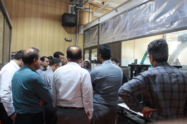 رئیس دانشگاه فرهنگیان استان بوشهر؛
بازدید ۴ ساعته اساتید و کارکنان دانشگاه از مجتمع غنی سازی شهید احمدی روشن نطنز 2