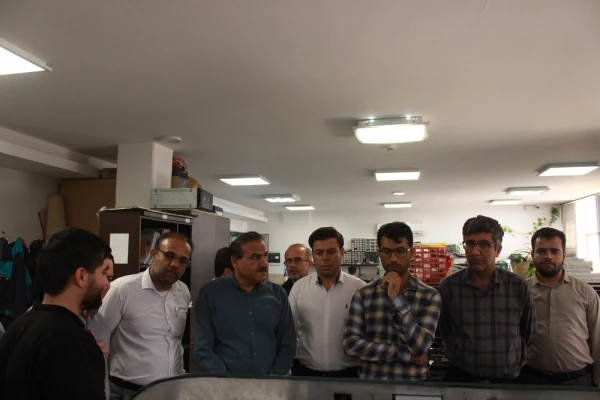 رئیس دانشگاه فرهنگیان استان بوشهر؛
بازدید ۴ ساعته اساتید و کارکنان دانشگاه از مجتمع غنی سازی شهید احمدی روشن نطنز 4