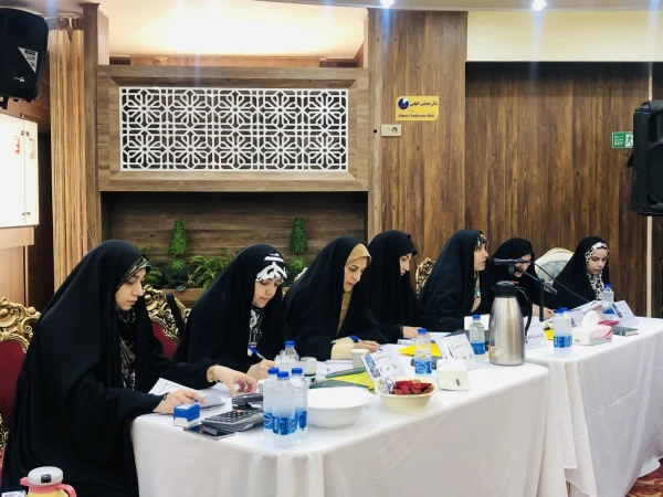 رقابت شرکت کنندگان سی و هفتمین جشنواره قرآن و عترت دانشجویان در بخش آوایی 9