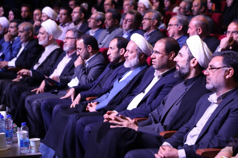 اختتامیه سی هفتمین جشنواره قران و عترت دانشجویان 11