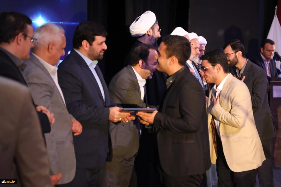 اختتامیه سی هفتمین جشنواره قران و عترت دانشجویان 30
