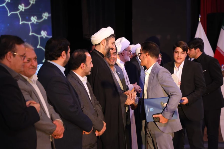 اختتامیه سی هفتمین جشنواره قران و عترت دانشجویان 34