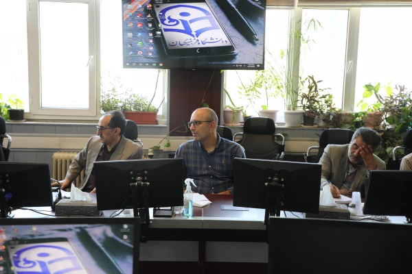 نشست هم اندیشی و دانش افزایی مدیران گروه های آموزشی قطب 3 کشور 4