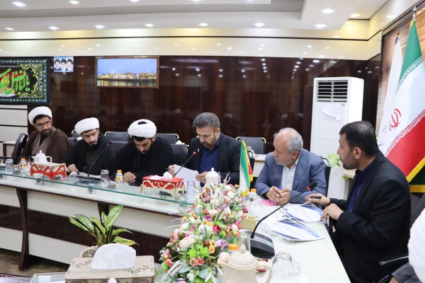 با حضور سرپرست دانشگاه فرهنگیان استان بوشهر؛
امضای تفاهم نامه چندجانبه توانمندسازی نیروهای شاغل آموزش و پرورش استان  2