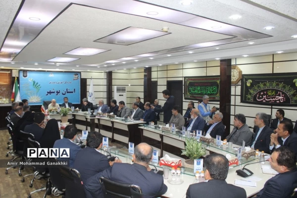 با حضور سرپرست دانشگاه فرهنگیان استان بوشهر؛
امضای تفاهم نامه چندجانبه توانمندسازی نیروهای شاغل آموزش و پرورش استان  10