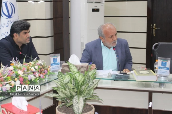 با حضور سرپرست دانشگاه فرهنگیان استان بوشهر؛
امضای تفاهم نامه چندجانبه توانمندسازی نیروهای شاغل آموزش و پرورش استان  12