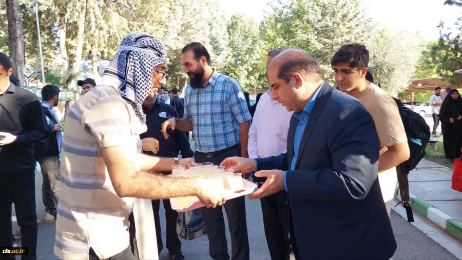   مراسم بدرقه کاروان راهیان اربعین حسینی دانشگاه فرهنگیان لرستان 9