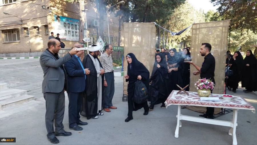   مراسم بدرقه کاروان راهیان اربعین حسینی دانشگاه فرهنگیان لرستان 15