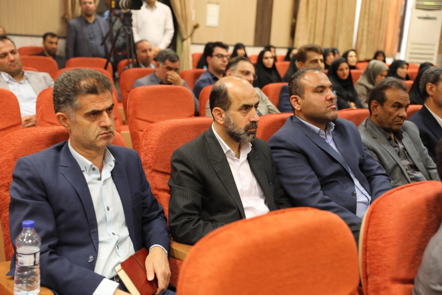 بهره گیری از ایده ها نوآورانه و نظرات کارشناسی در برنامه ها 6