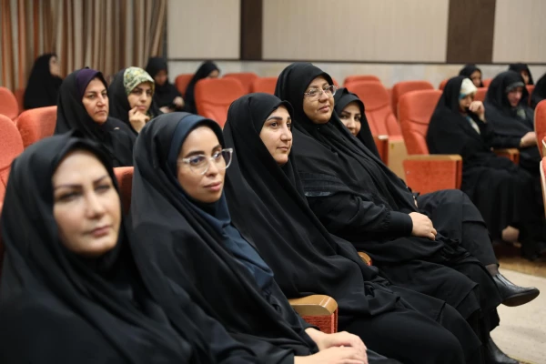 بهره گیری از ایده ها نوآورانه و نظرات کارشناسی در برنامه ها 8